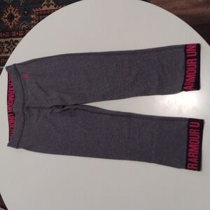 NEW Under Armour Fitted Gray Capri Pants Breast Cancer Awareness Size XS